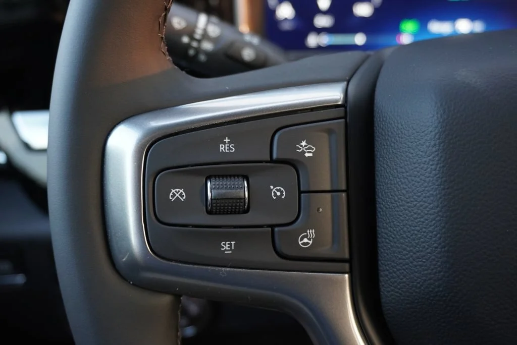 New 2026 Sterling Gray Metallic Chevrolet LT (2FL) image 18