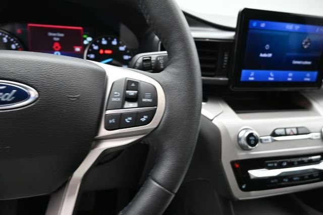 Used 2024 Blue Ford XLT image 18