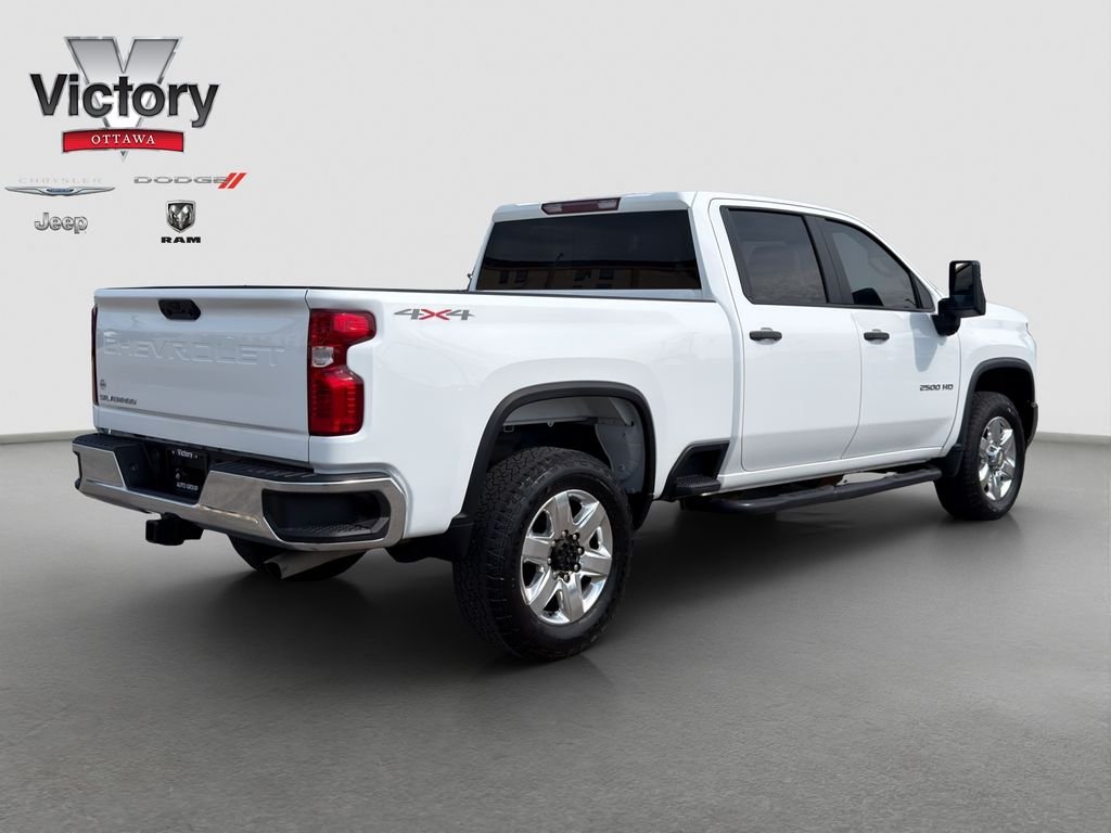 Used 2022 White Chevrolet Custom image 6