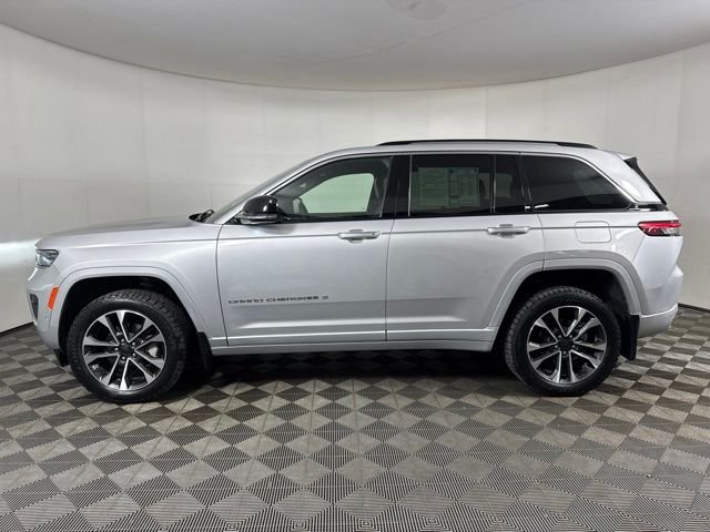 Used 2022 Silver Zynith Jeep Overland image 7
