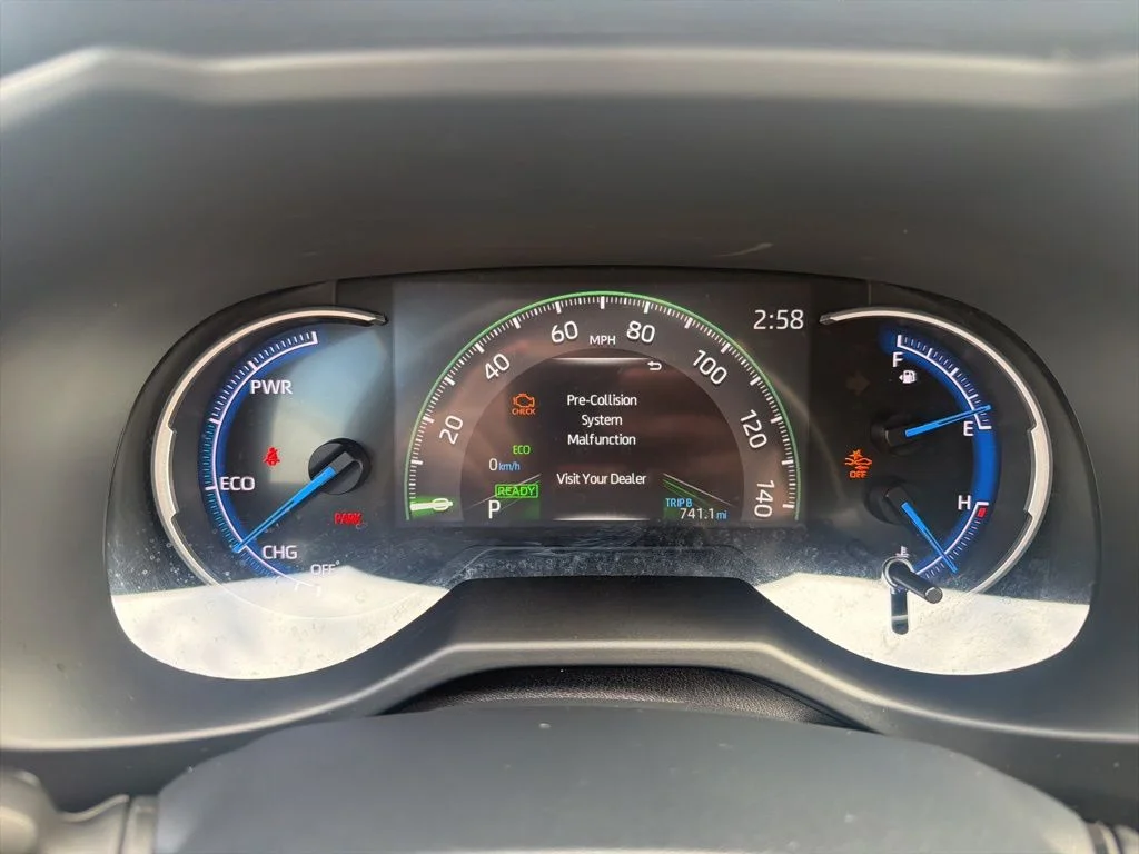 Used 2023 White Toyota XLE image 30