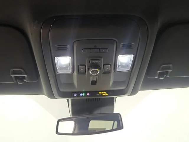 Used 2023 SUMMIT WHITE Chevrolet Premier image 39
