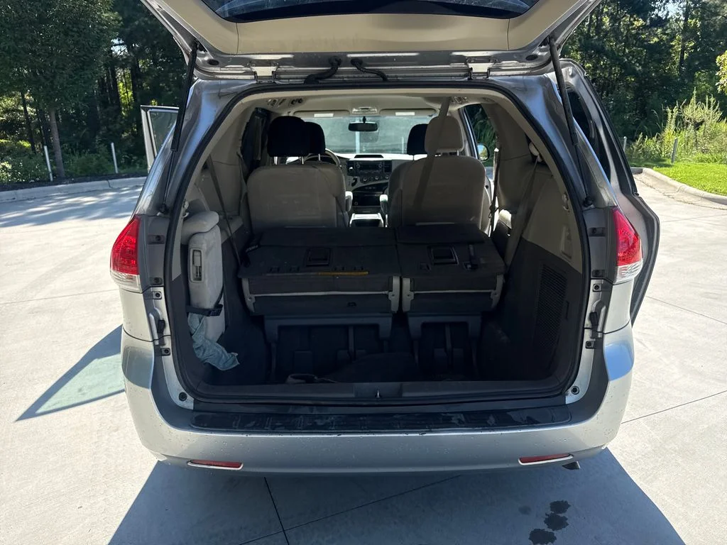 Used 2011 Silver Sky Metallic Toyota LE image 32