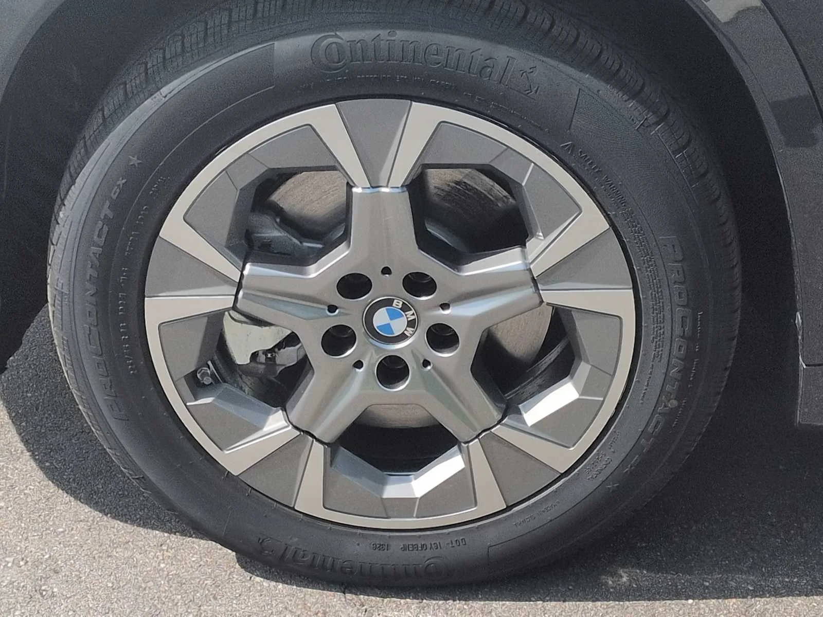 Used 2026 Black Sapphire Metallic BMW xDrive28i image 13