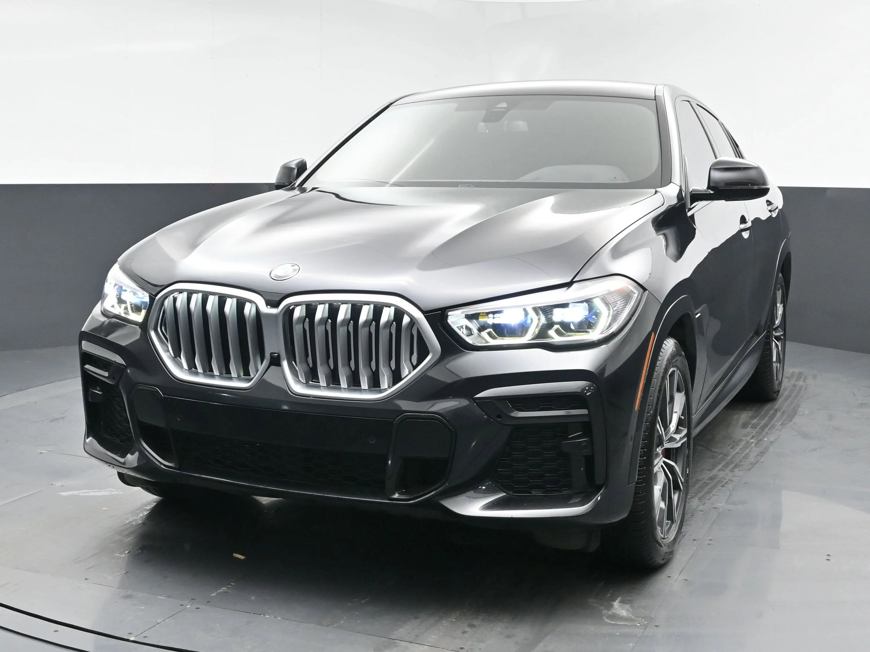 2022 BMW X6 xDrive40i's photo
