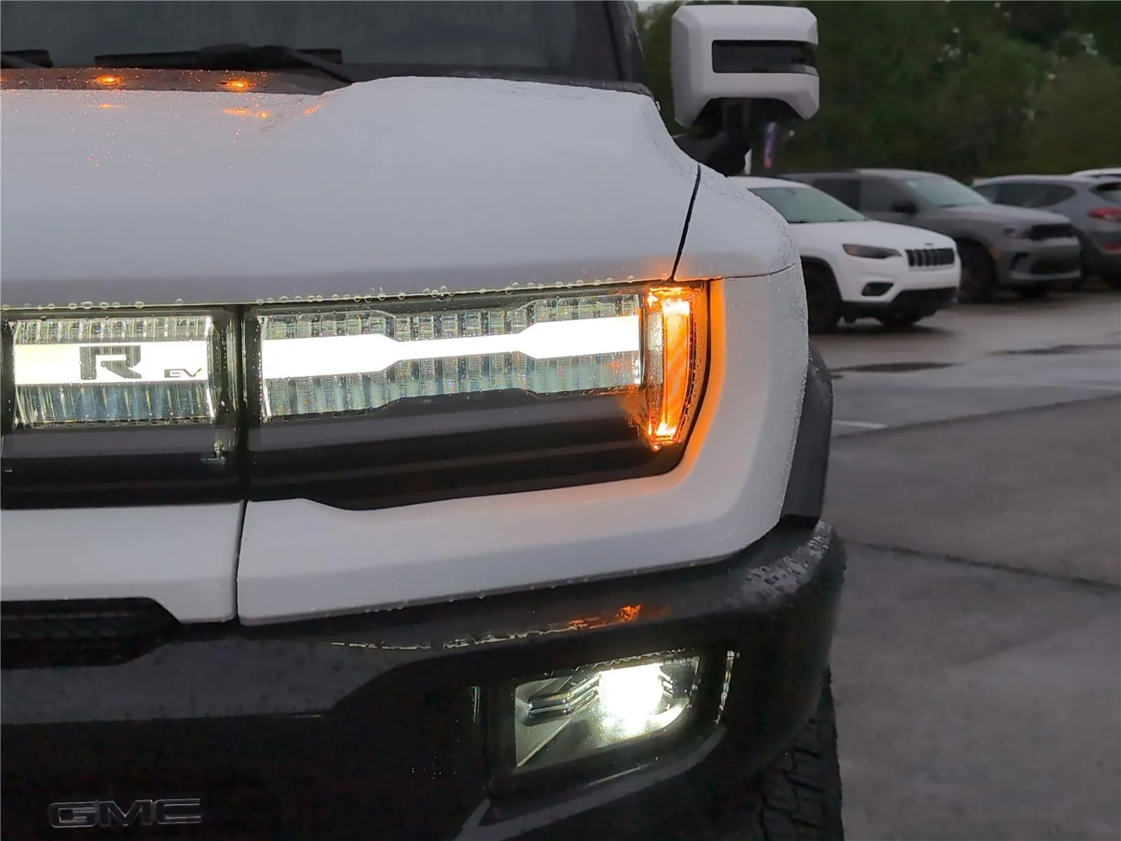 New 2025 Interstellar White GMC 2X image 34