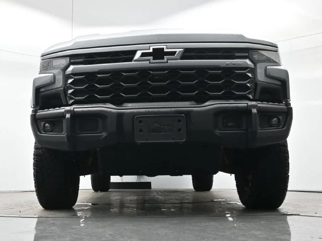 Used 2023 STERLING GRAY METALLIC Chevrolet ZR2 image 25