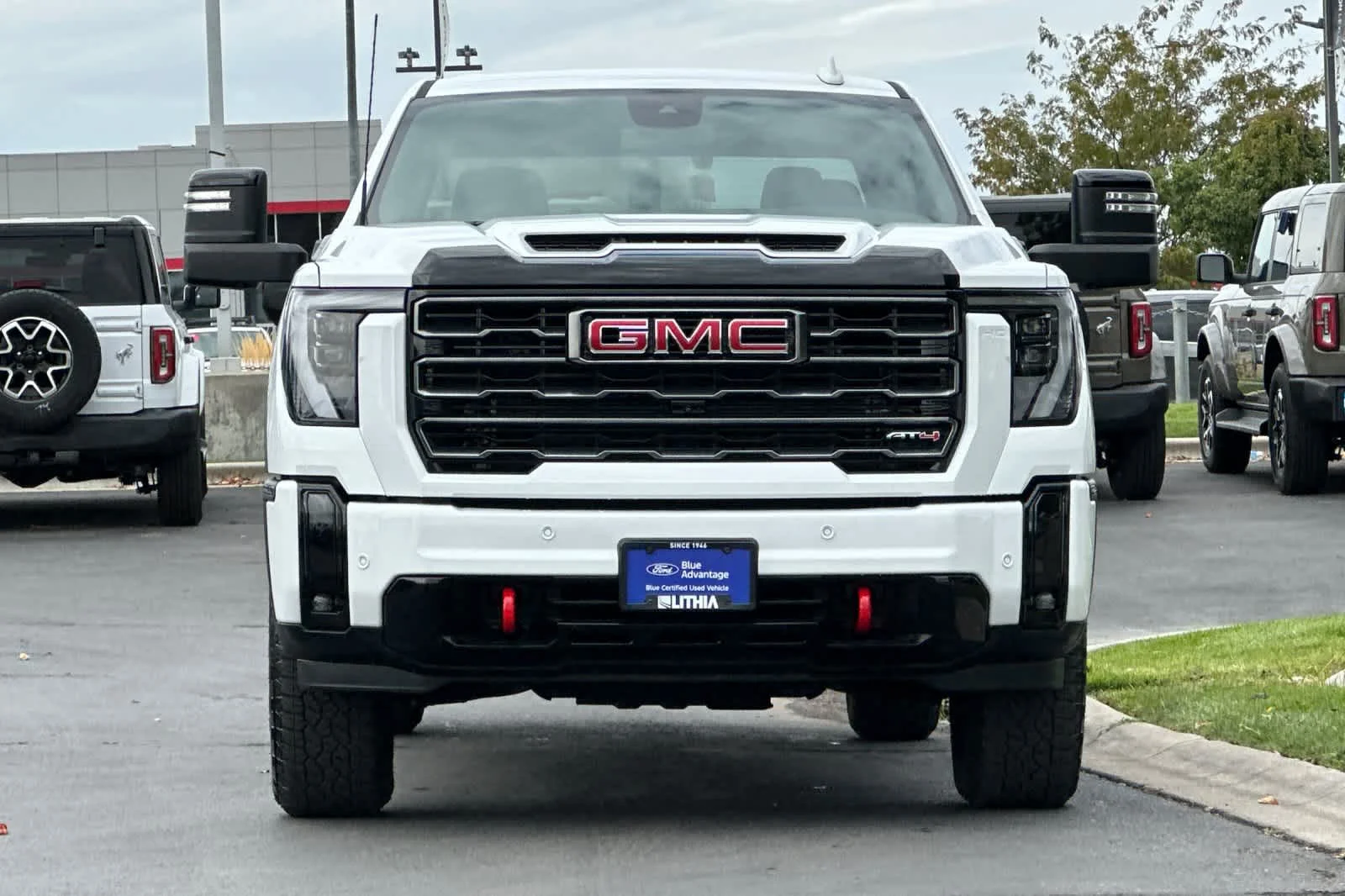 Certified Used 2025 Summit White GMC AT4 image 10