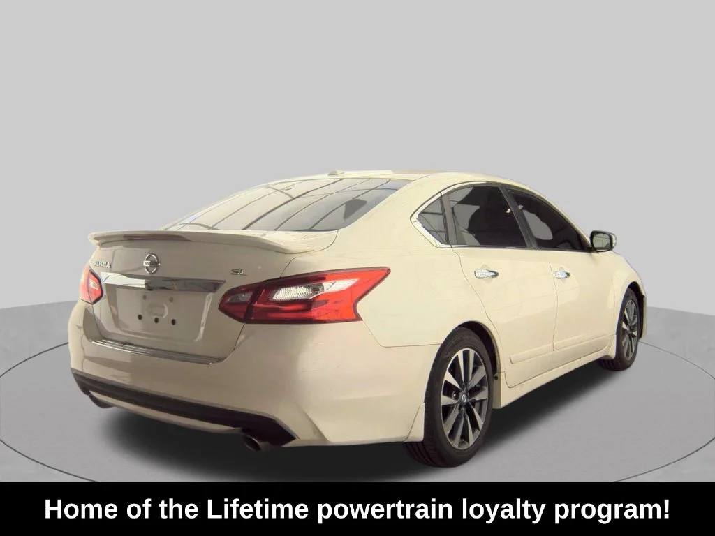 Used 2017 White Nissan 2.5 SL image 5