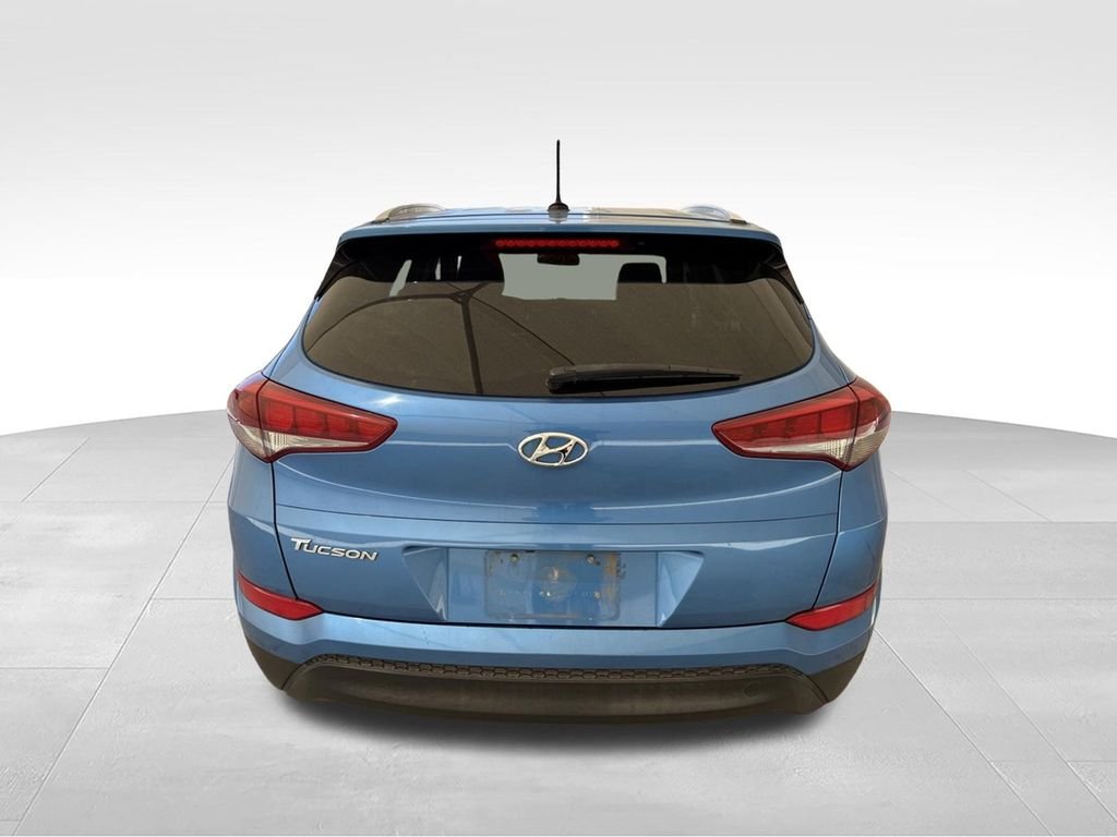 Used 2016 Caribbean Blue Hyundai SE image 10