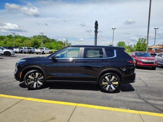 New 2026 Black Mitsubishi SE image 1