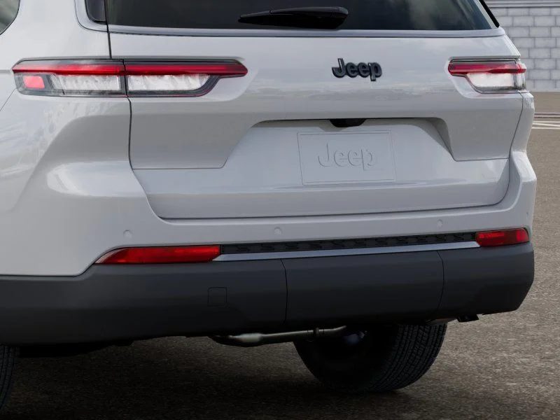 New 2026 Bright White Clear-Coat Exterior Paint Jeep Laredo image 13