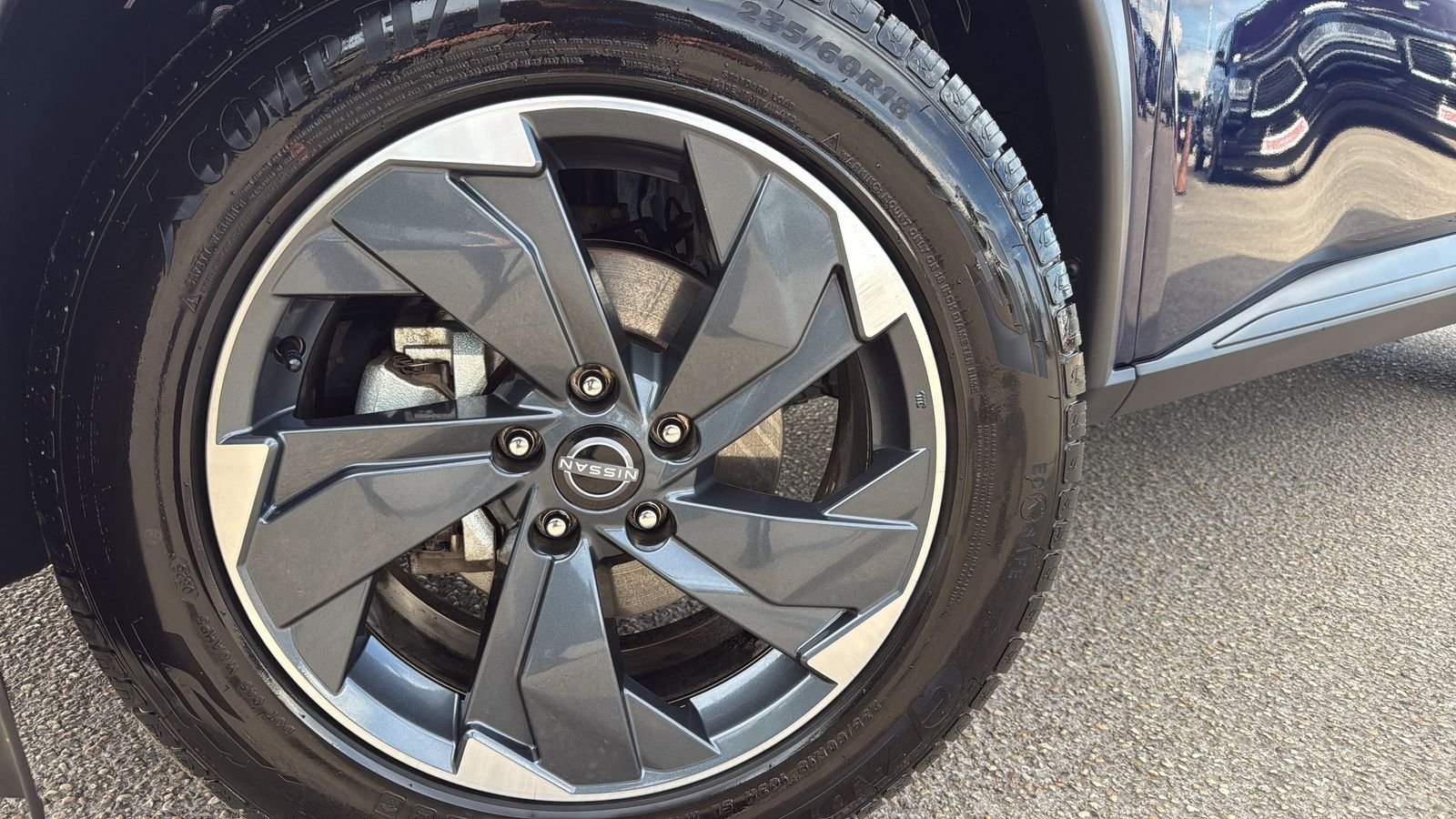 Used 2024 Blue Nissan SV image 29