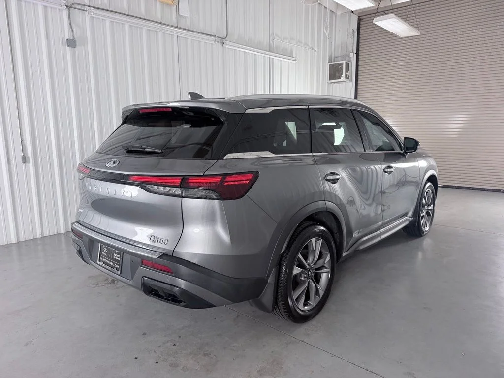 Used 2024 Gray INFINITI LUXE image 6