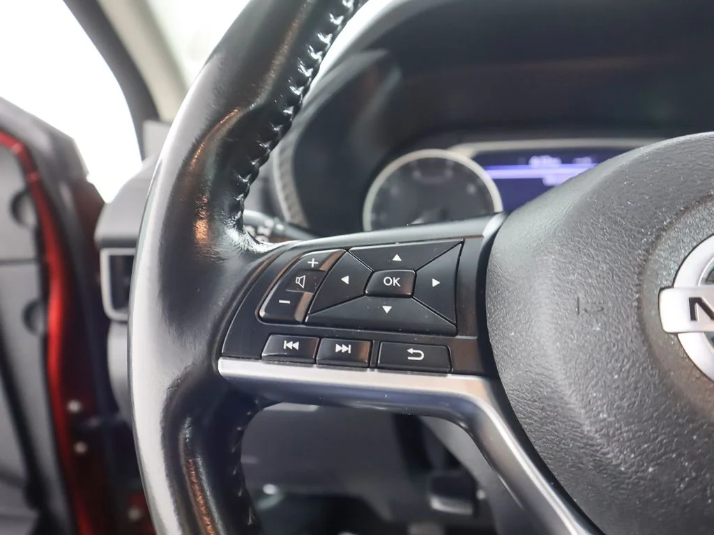Used 2022 Scarlet Nissan SV image 38