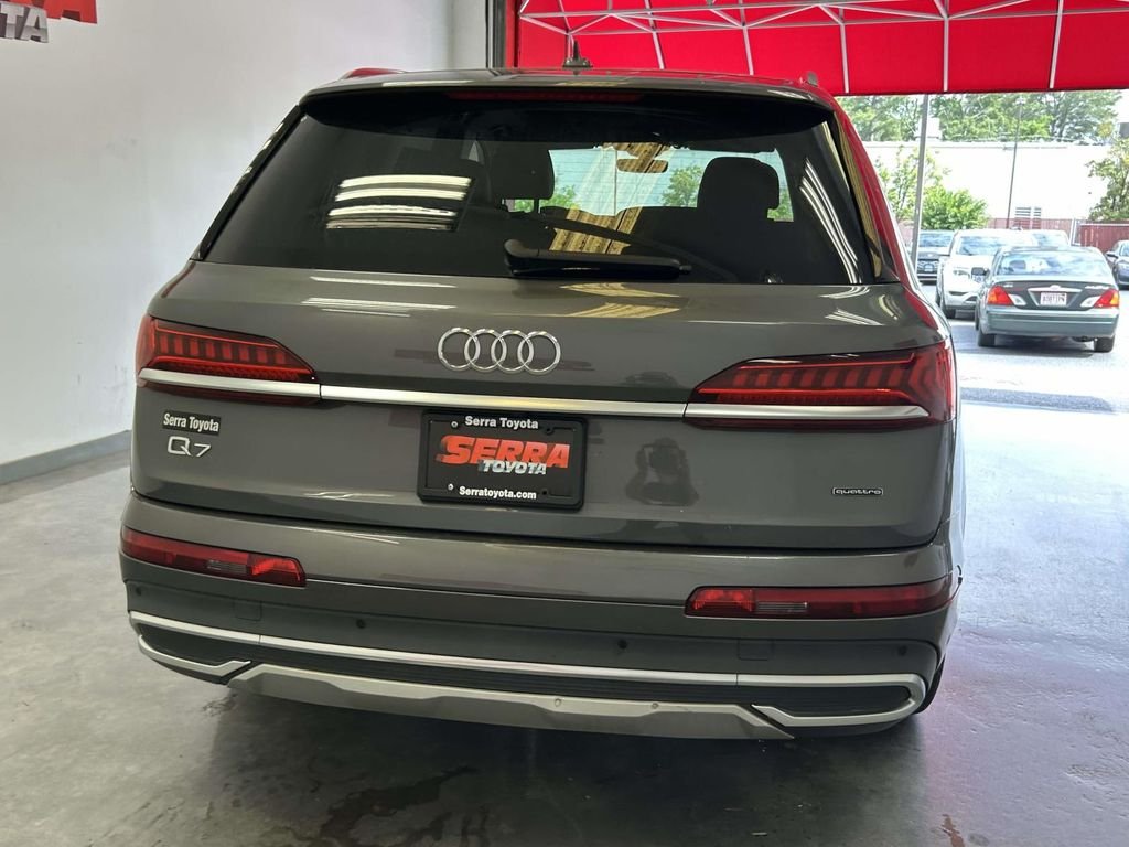 Used 2024  Audi 55 Premium Plus image 4