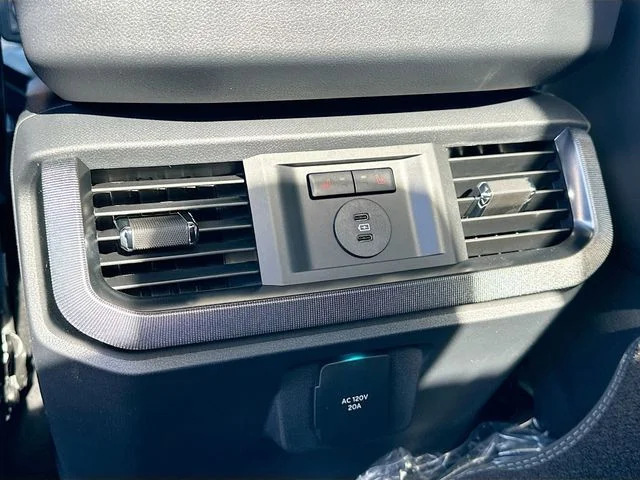 New 2025 White Metallic Ford Platinum image 18