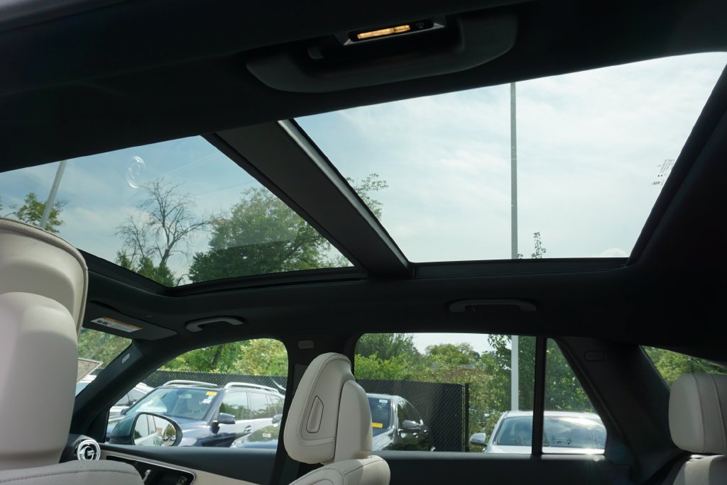 New 2027 Verde Silver Metallic Mercedes-Benz GLC 300 image 61