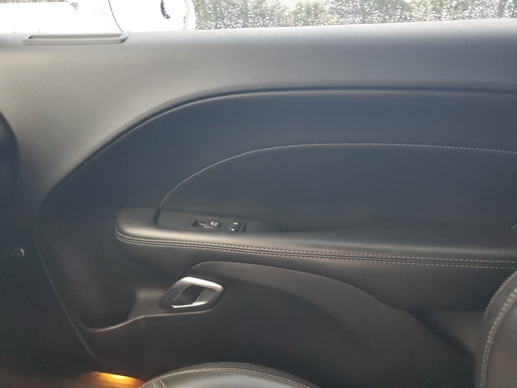Used 2018 White Dodge SXT image 13