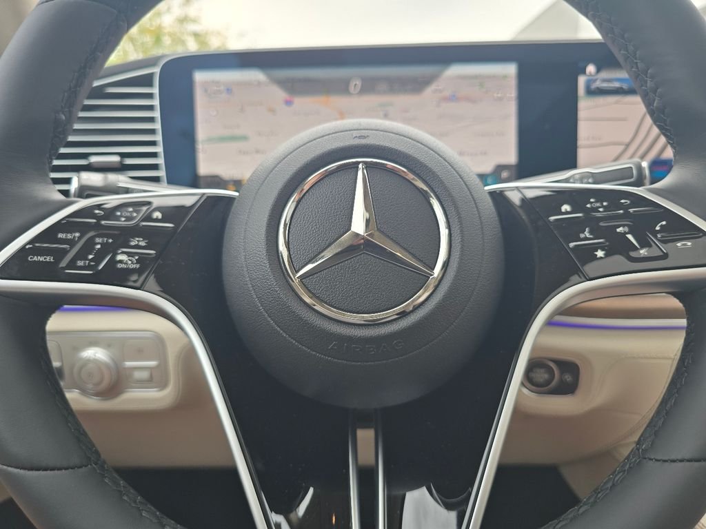 New 2026 MANUFAKTUR Ireland Mid Green Metallic Mercedes-Benz GLE 450 image 37