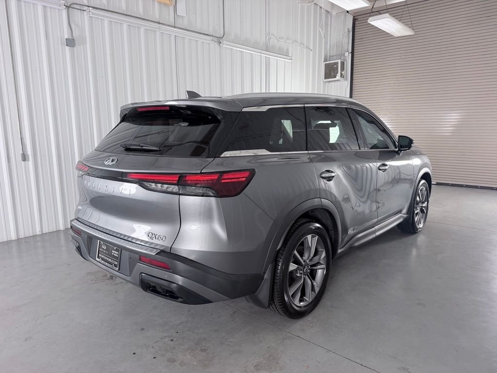 Used 2024 Gray INFINITI LUXE image 6