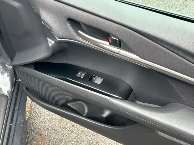 Certified Used 2025  Toyota LE image 28