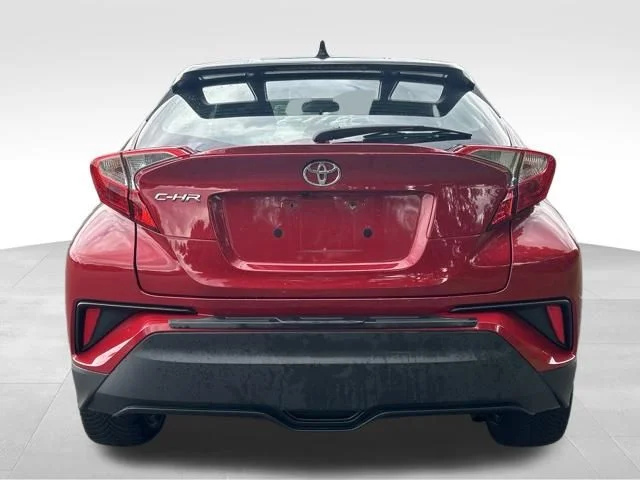 Used 2020 Red Toyota XLE image 4