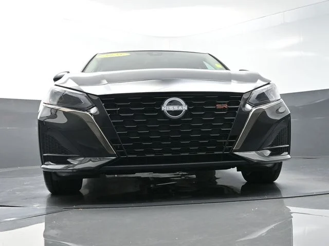 Used 2025 Black Nissan 2.5 SR image 31