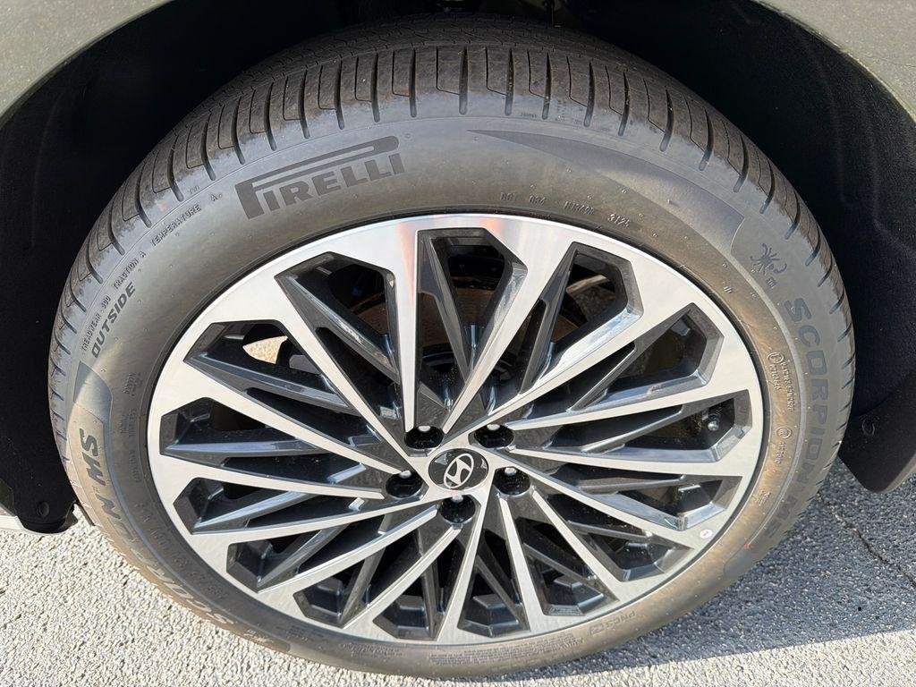 New 2026 Silver Hyundai Calligraphy FWD image 11