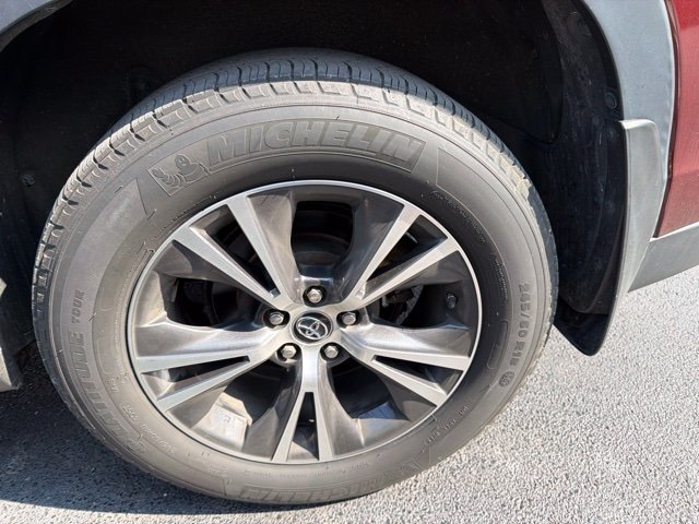 Used 2017 Red Toyota LE Plus image 19