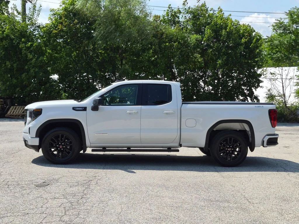 Used 2026 White GMC Elevation image 8
