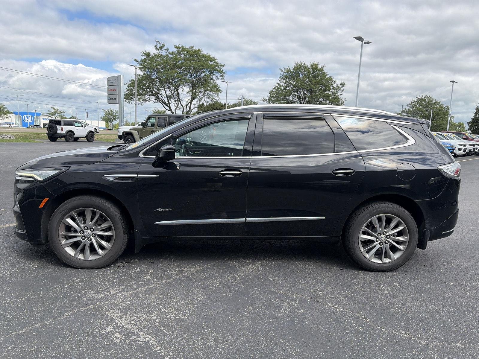 Used 2023 Ebony Twilight Metallic Buick Avenir image 4