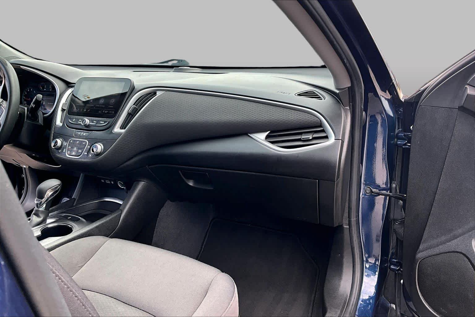 Used 2022 Northsky Blue Metallic Chevrolet LT image 19