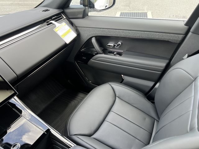New 2026 Fuji White Land Rover Dynamic SE image 16