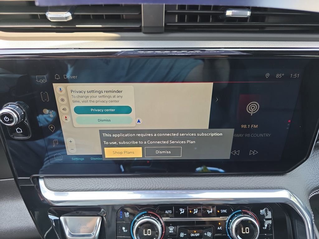 Used 2023 White GMC Denali image 27