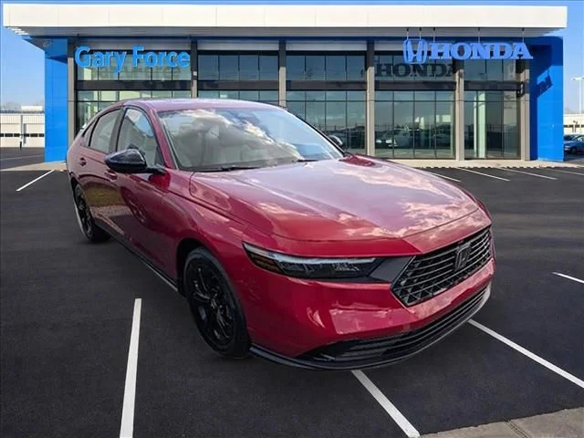 Used 2025  Honda SE image 1