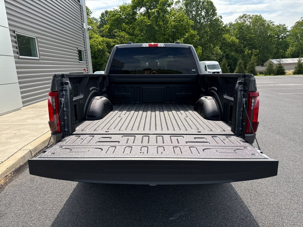 New 2026 Carbonized Gray Metallic Ford XLT image 6