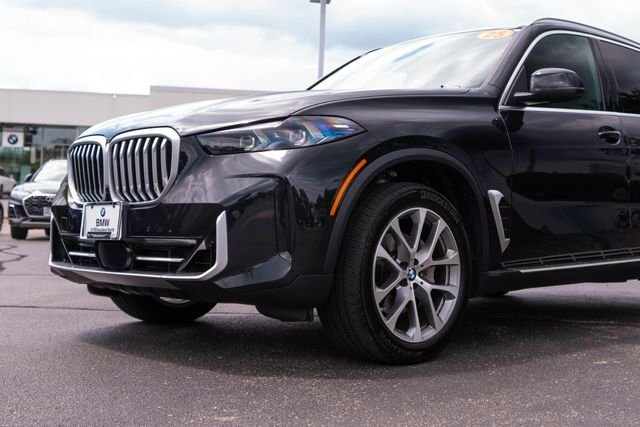 Certified Used 2025 Black Sapphire Metallic BMW xDrive40i image 6