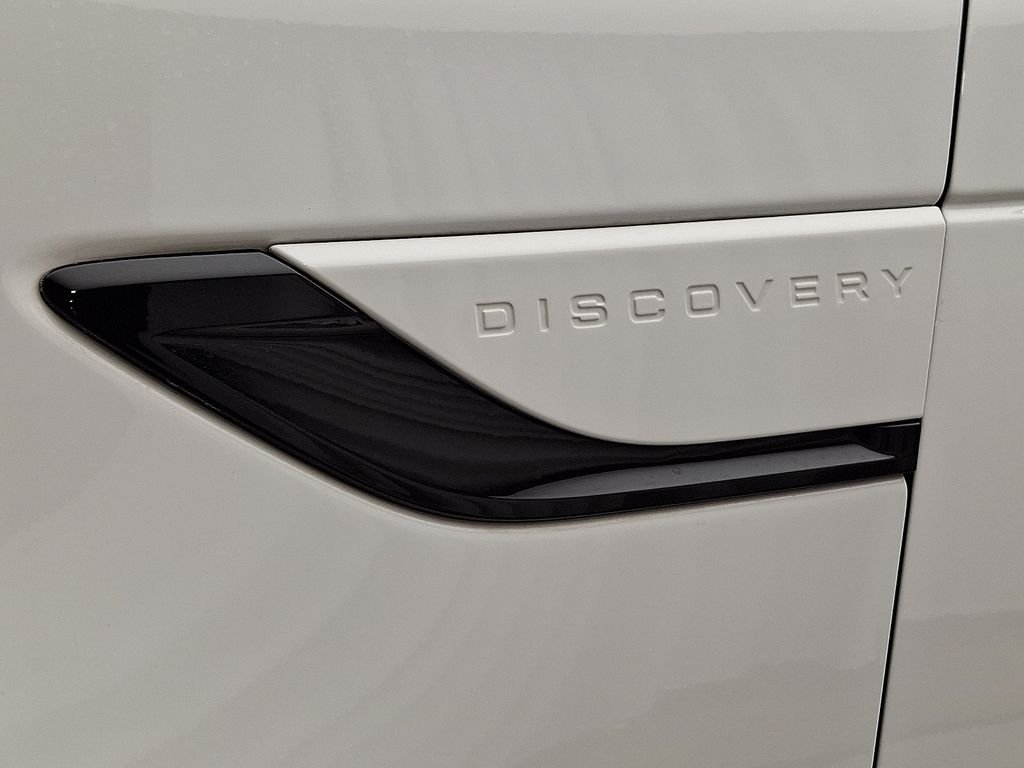 Certified Used 2025 Fuji White Land Rover S image 33
