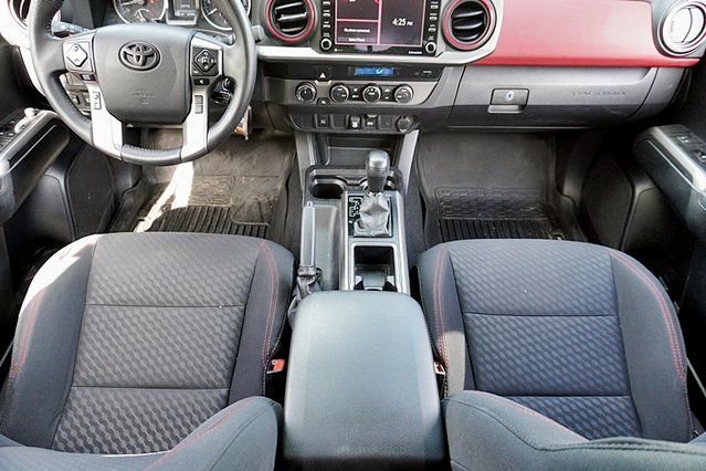 Used 2022 White Toyota SR5 image 18