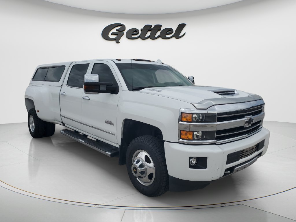 Used 2019 SUMMIT WHITE Chevrolet High Country image 3