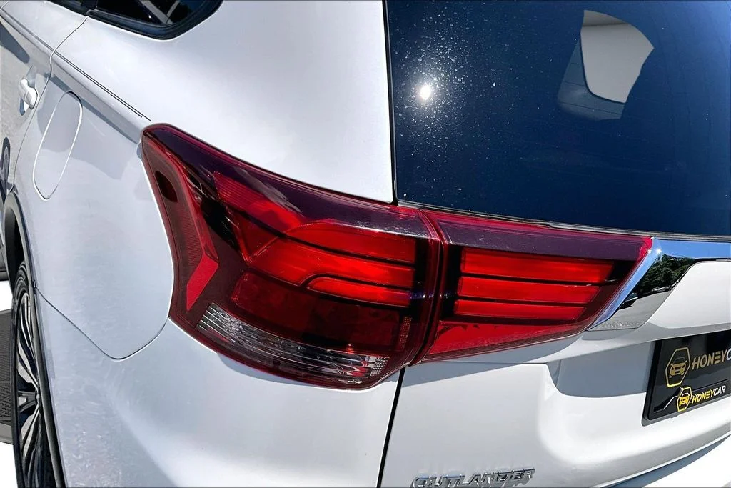 Certified Used 2020  Mitsubishi SE image 23