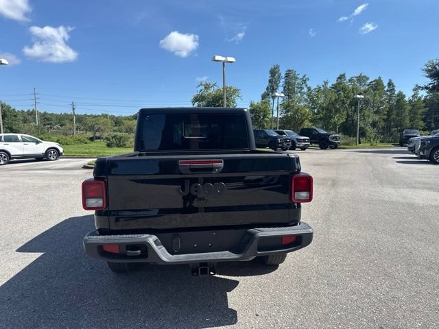 Used 2023 Black Clearcoat Jeep Sport S Crew Cab Pickup image 4