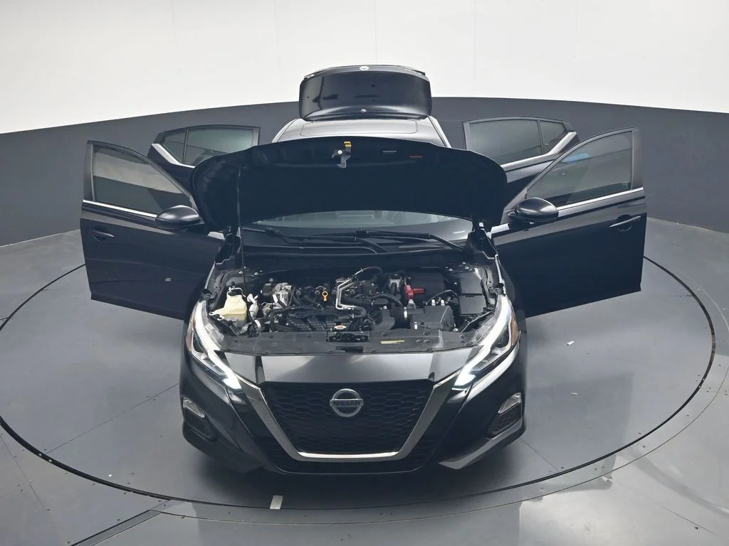 Used 2021 Black Nissan 2.5 SR image 55