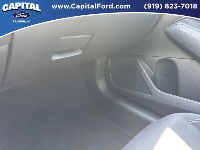 Used 2025 White Nissan 2.5 SV image 27
