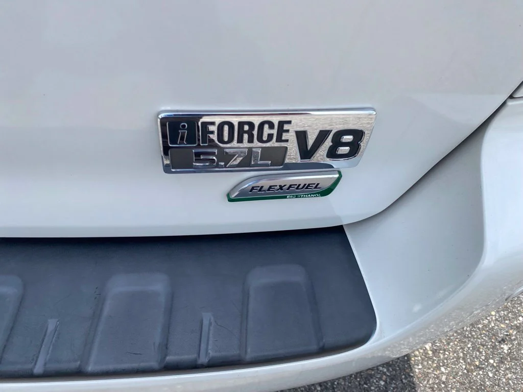 Used 2012 White Toyota Platinum image 13