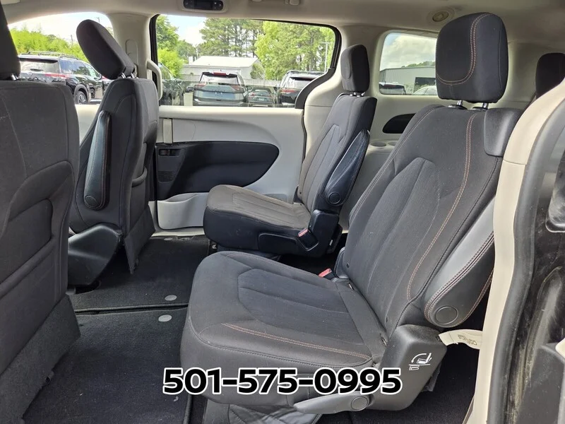 Used 2017 Crystal Metallic CHRYSLER TOURING FWD image 11