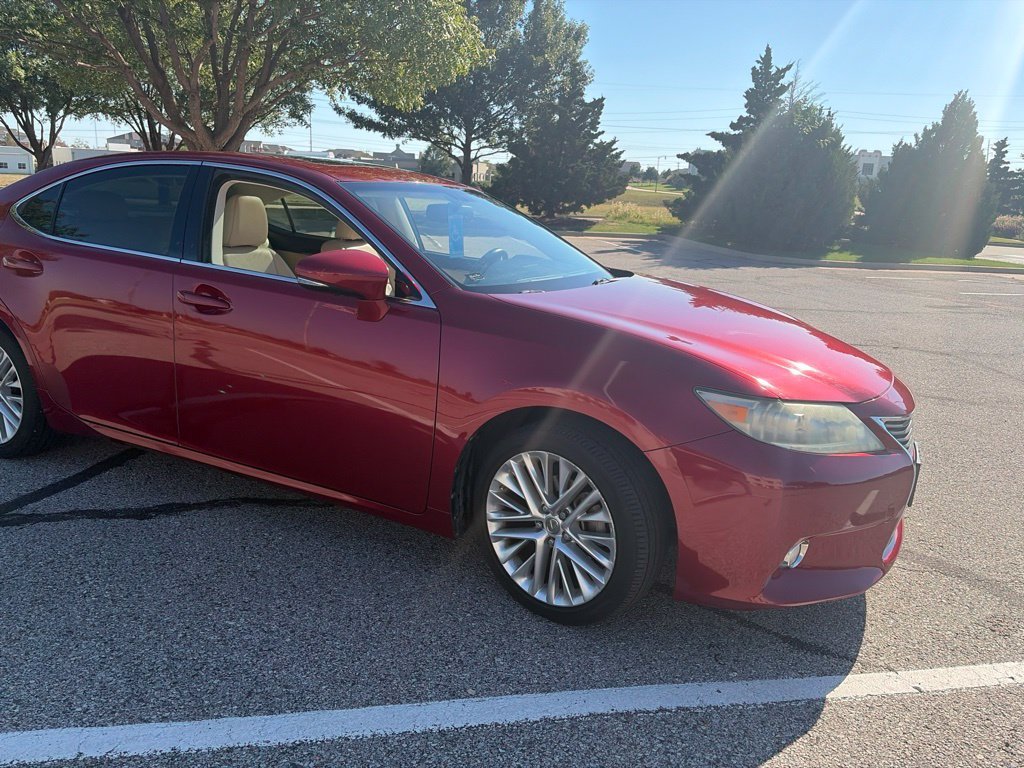 Used 2013  Lexus 350 image 13