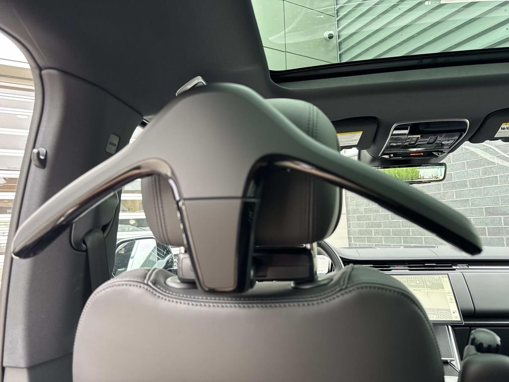 New 2026 Santorini Black Land Rover SE image 17