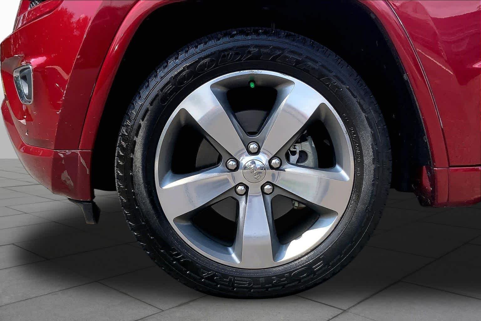 Used 2014 Deep Cherry Red Crystal Pearlcoat Jeep Overland image 10